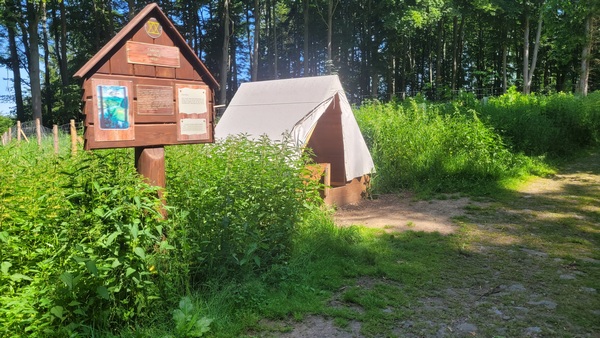 Naučná stezka: S Jestřábem a hochy od Bobří řeky do Slunečn  Naučná stezka: S Jestřábem a hochy od Bobří řeky do Slunečn